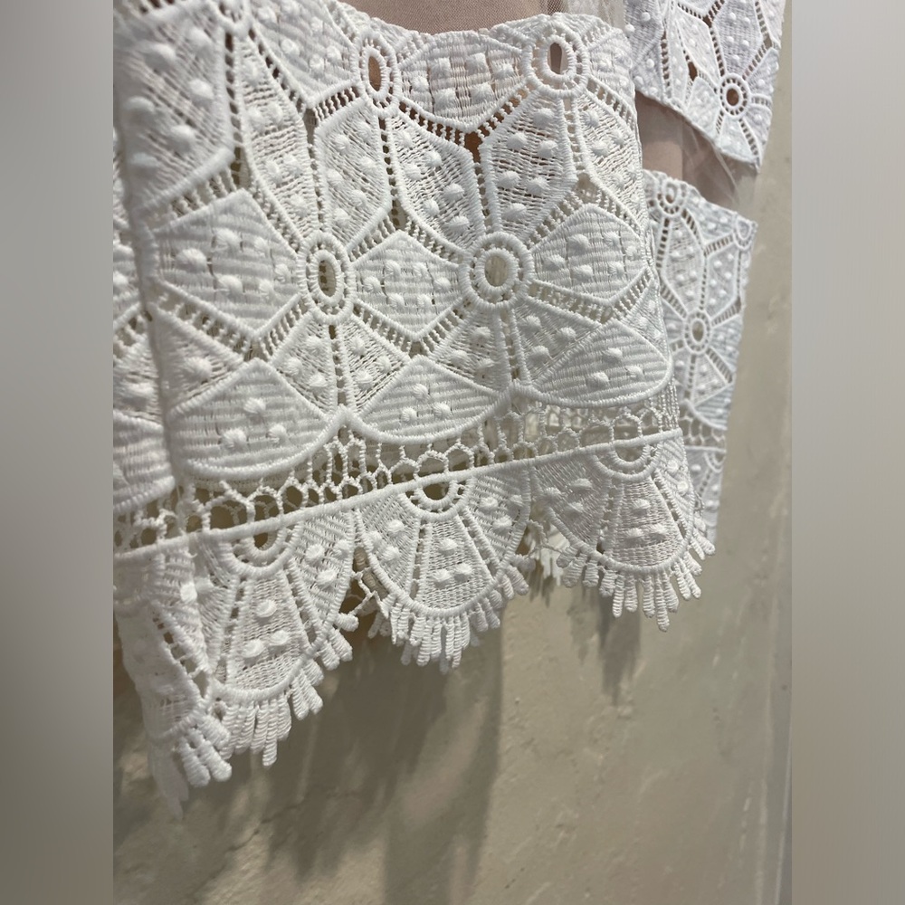 ENDLESS ROSE white lace skirt - Picture 2 of 5